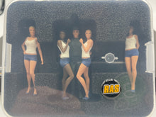 Laden Sie das Bild in den Galerie-Viewer, Schutzverpackung Figuren Modellbau 1/32