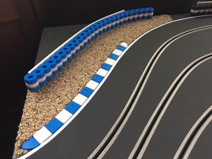 Diorama mit Reifen Stapel Modellbau  Curbs Rand Streifen und Kiesbett