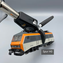 Load image into Gallery viewer, Modellbahngreifer Modellbau mit Lok SpurH0