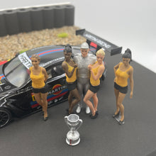 Load image into Gallery viewer, Gridgirls 1/32 RAS Modellbau auf Diorama