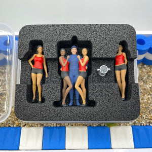 Verpackung Modellbau Figuren rot schwarz Grid Girls